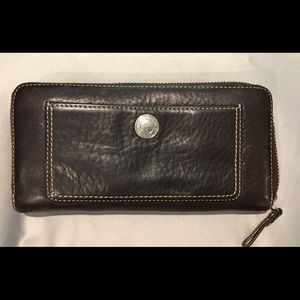 Brown leather zipper Coach wallet